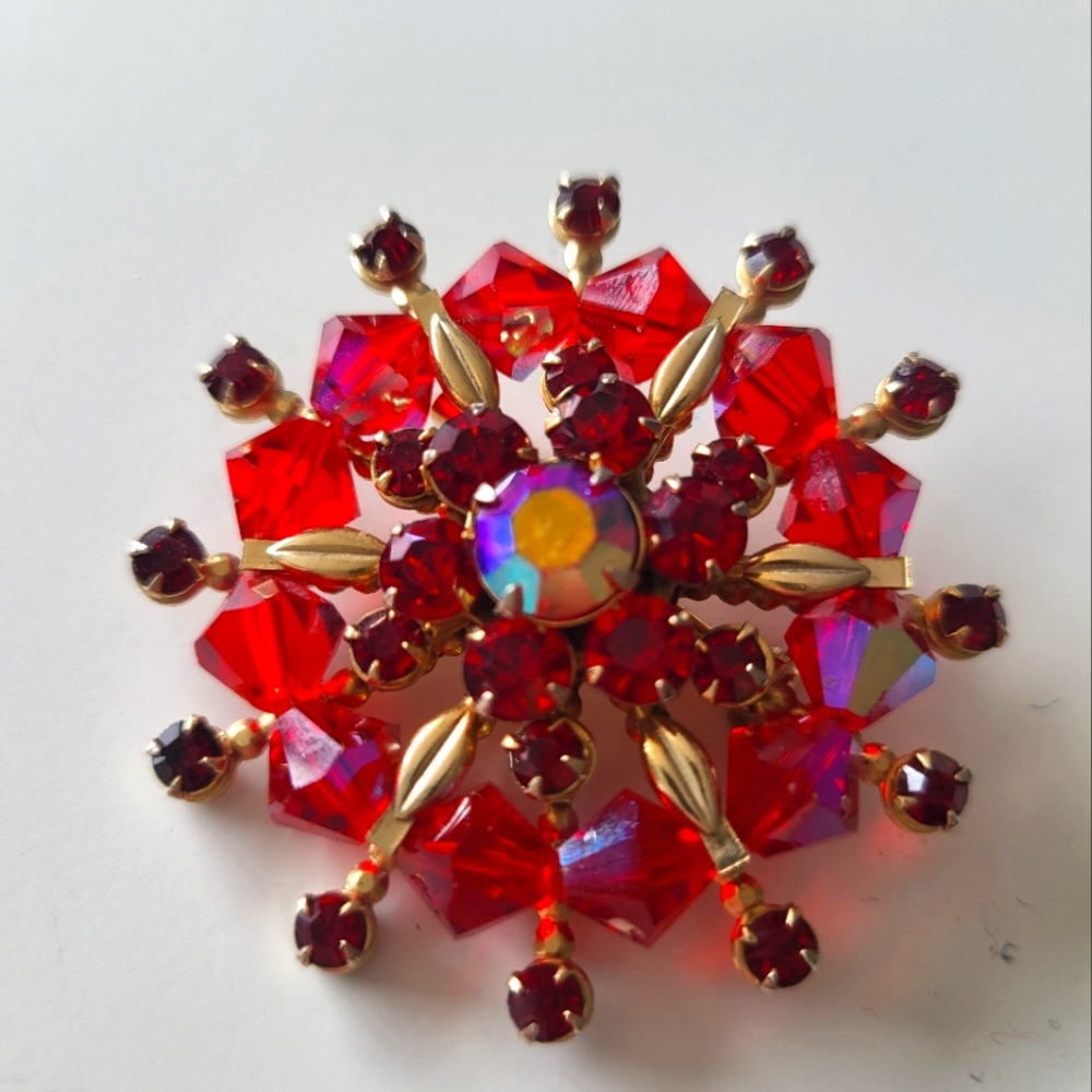 Vintage red glass and gold brooch